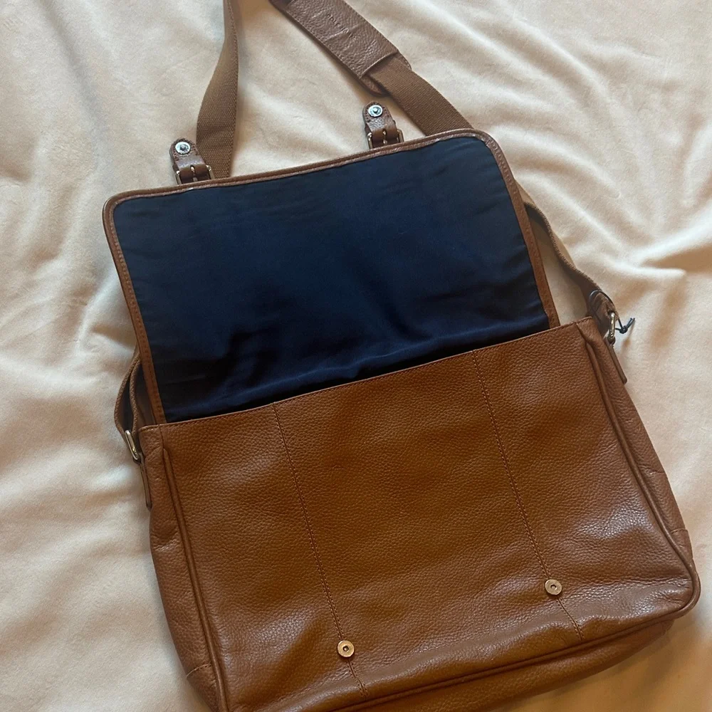 Classic Brown Leather Messenger Bag